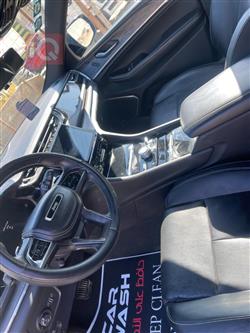 جیپ گراند شیرۆکی